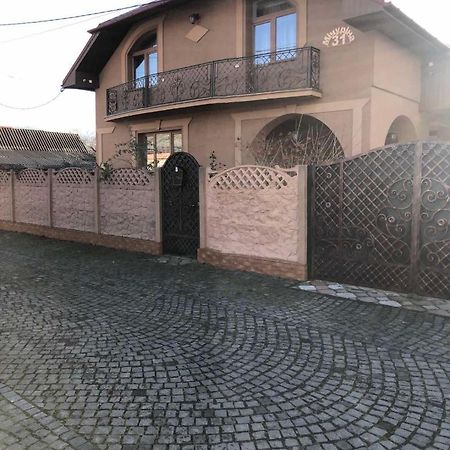 Катерина Hotel Chynadiyovo Eksteriør billede