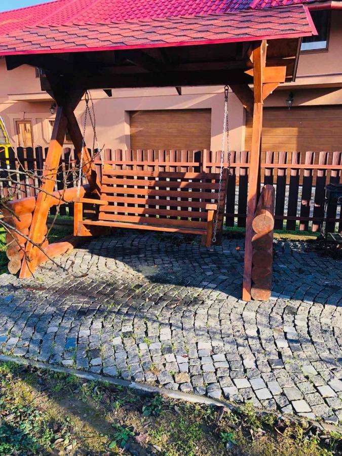 Катерина Hotel Chynadiyovo Eksteriør billede