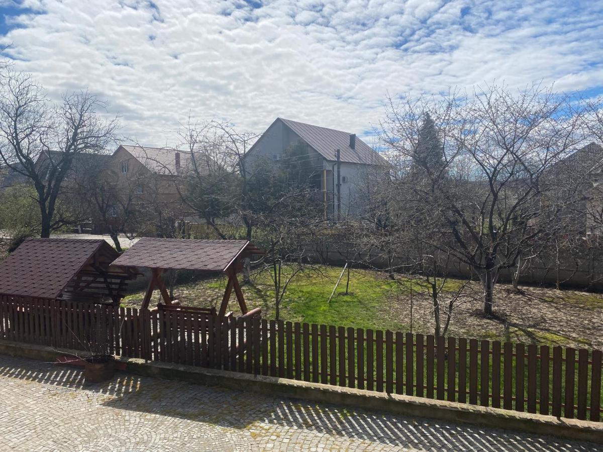 Катерина Hotel Chynadiyovo Eksteriør billede
