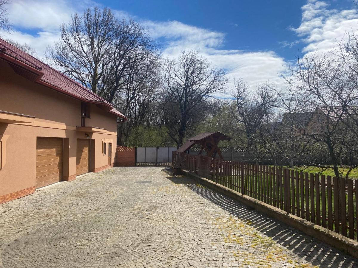 Катерина Hotel Chynadiyovo Eksteriør billede
