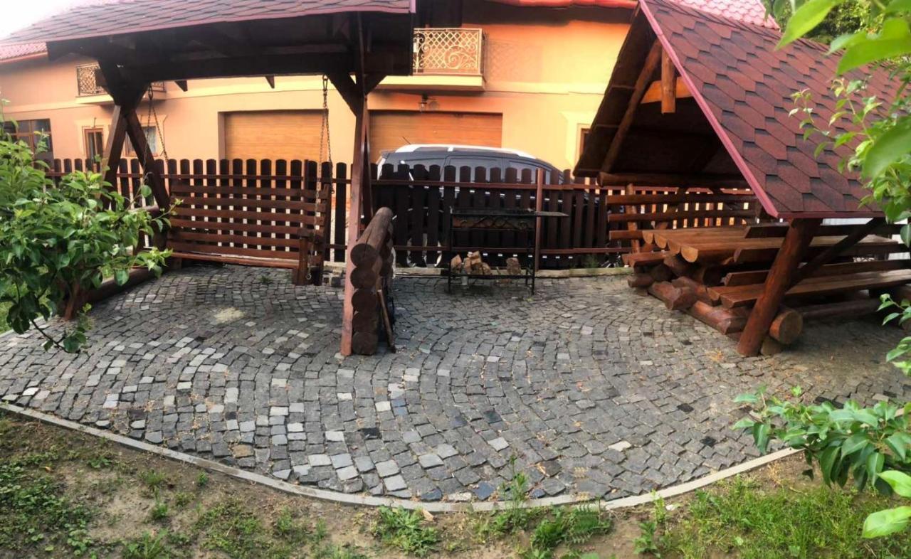 Катерина Hotel Chynadiyovo Eksteriør billede